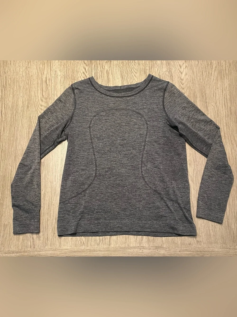 Lululemon athletica long sleeved top, size 8, charcoal gray